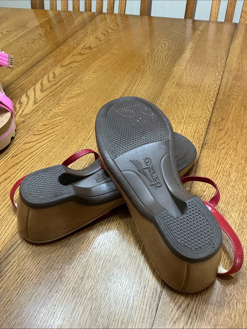 Woman’s Dansko red slip on sandals. Size 39. Like new! Elastic ankle strap. Cute - Picture 7 of 8